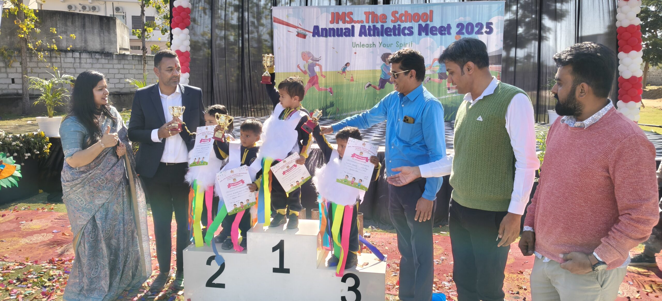 jms the स्कूल के खेल सप्ताह के समापन समारोह को संबोधित करते हुए कांति पाराशर ने कहा की खेल से प्रतिभाएं आगे आती है।